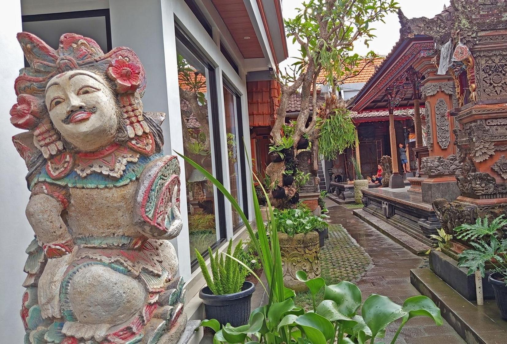 Mahaguna Homestay