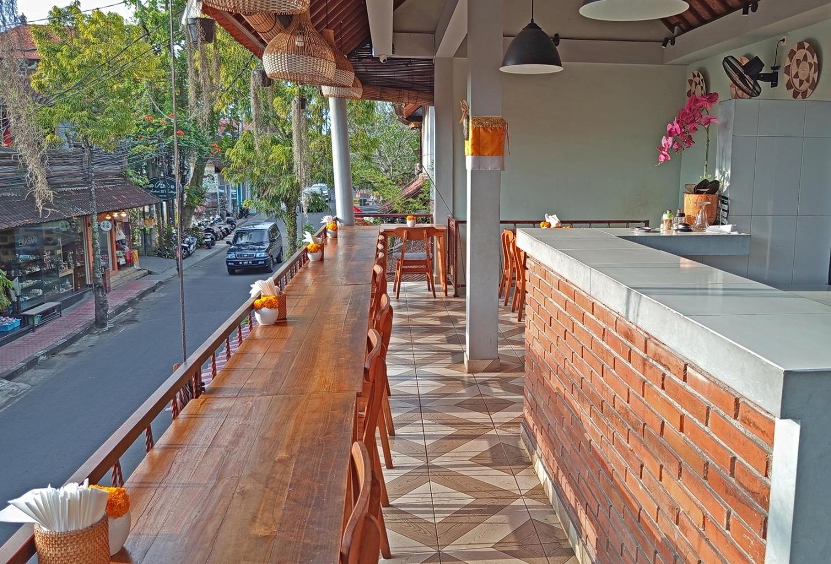 Mahaguna Homestay