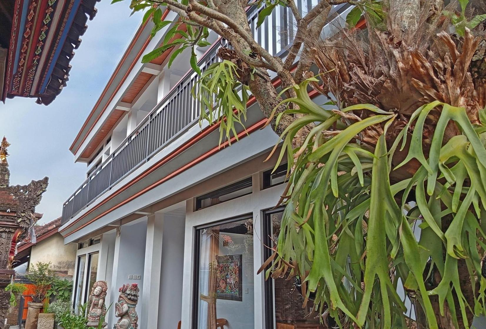 Mahaguna Homestay *